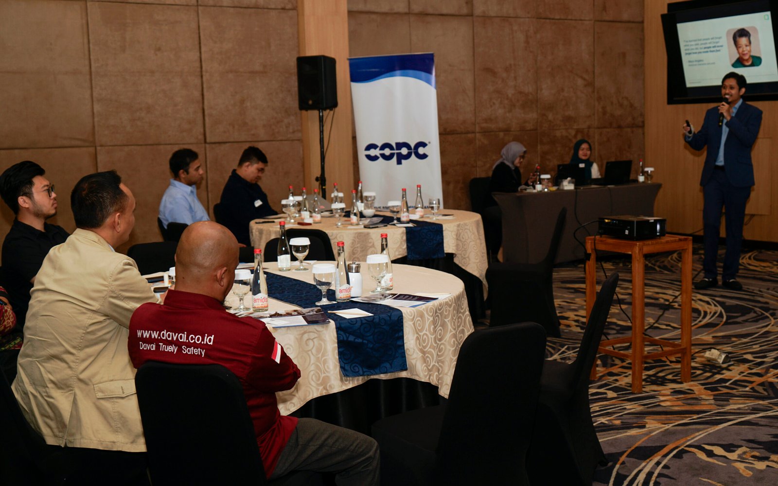 Indonesia CX Week 2025 Soroti Urgensi Literasi AI bagi Pelaku Usaha